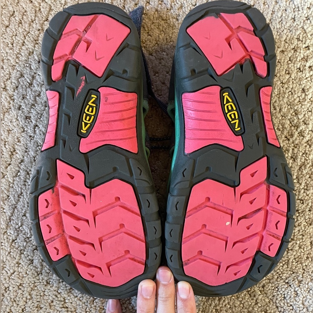 KEEN Water Shoes - Picture 2 of 3